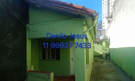 Casa térrea com 3 dormitórios, 1 banheiro e 1 vaga. FL51