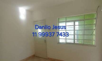 Casa térrea com 3 dormitórios, 1 banheiro e 1 vaga. FL51