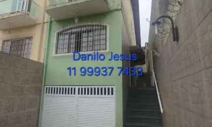 Sobrado com 3 dormitórios, 3 banheiros e 3 dormitórios. FL51
