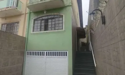 Sobrado com 3 quartos 1 suíte com sacada, 3 vagas em Osasco. FL64