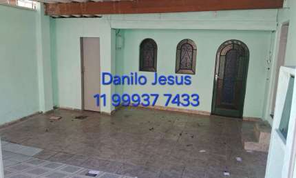 Casa com 2 dormitórios, 2 vagas e ponto comercial. FL51