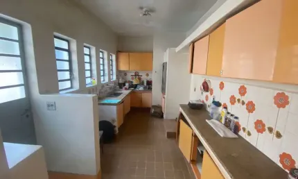 Sobrado com 6 quartos 2 suíte 3 vagas com 400 no Butantã. FL64