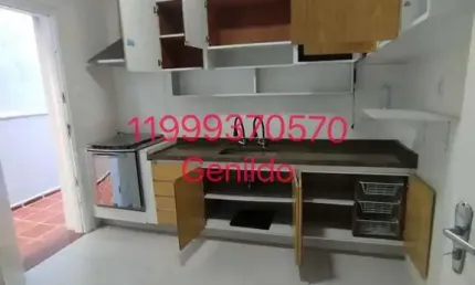 Sobrado com 2 quartos 2 vagas edicula quintal com armários planejados    do lado do metro  fl55