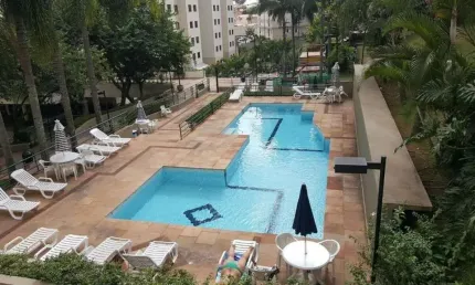 Apartamento térreo  3 quartos com piscina prox. metro fl48