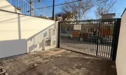 Casa em condomínio fechado com 2 quartos para alugar na Rua Luís Ferreira de Barros, 88, Vila Universitária, São Paulo