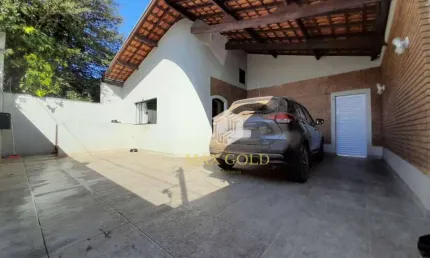 Casa com 3 dormitórios à venda, 160 m² por R$ 750.000,00 - Vila Jaboticabeira - Taubaté/SP