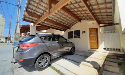 Casa com 3 dormitórios para alugar, 140 m² por R$ 3.227,04/mês - Parque Senhor do Bonfim - Taubaté/SP