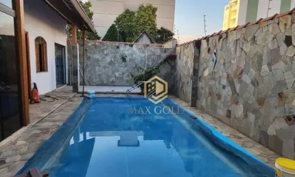 Casa com 3 dormitórios à venda, 252 m² por R$ 590.000,00 - Vila Jaboticabeira - Taubaté/SP