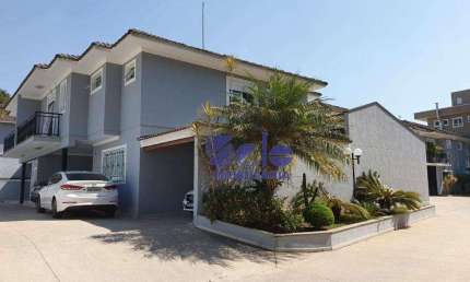 Sobrado com 3 dormitórios à venda, 258 m² por R$ 1.600.000 - Tremembe - São Paulo/SP