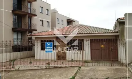 Casa com 3 quartos (01 suíte) e vaga para 3 carros cobertos