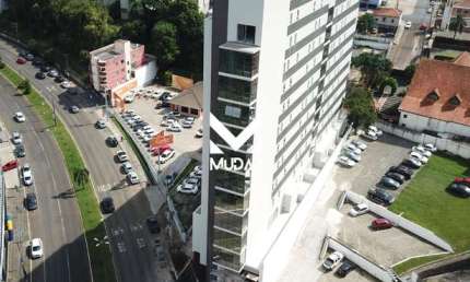 Locação: Sala Comercial com 152 m2 e 1 vaga de garagem no Health Tower