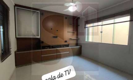 Excelente Casa à Venda no Bairro Cidade Jardim - Uberlândia/MG