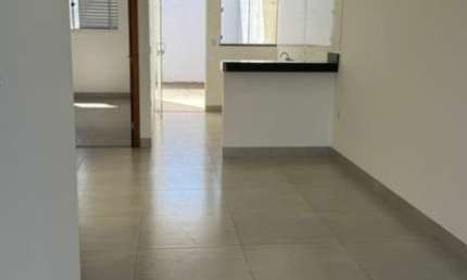 Casa para Venda em Uberlândia, Morumbi, 2 dormitórios, 1 suíte, 2 banheiros, 2 vagas