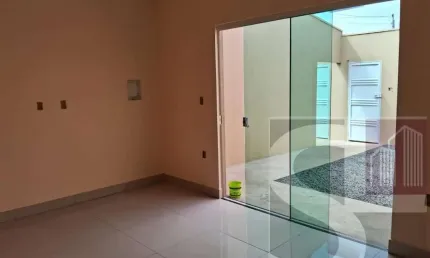Casa para Venda em Uberlândia, Jardim Ipanema, 2 dormitórios, 1 suíte, 2 banheiros, 2 vagas