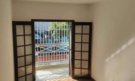 Casa com 3 quartos para alugar na Vila Alzira, Santo André 
