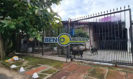 Casa com 2 dormitórios, bairro Parque da Matriz, em Cachoeirinha-RS.