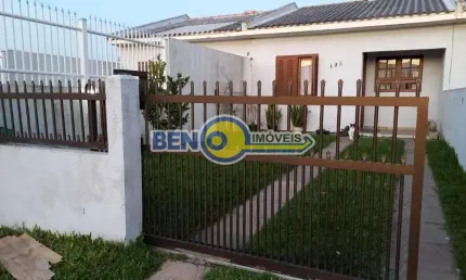 Excelente casa 2 dormitórios, com grade na frente, em Tramandaí RS
