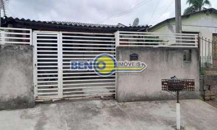 Casa Ampla com Pátio Frente e Fundos à Venda em Gravataí Ótima Localização