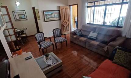 Sobrado à Venda no Limão com localização incrível e 03 suítes.