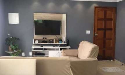 Oportunidade Única: Sobrado Encantador em Condomínio Fechado!