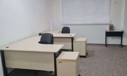 Sala Comercial Locação no Centro, 7 salas, Ar, Copa, 3 banheiros, 196m²