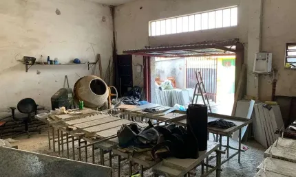 Salão Espaçoso de 80m² com Banheiro - Próximo à Padaria Lareira