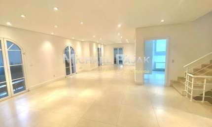 Casa Condomínio Fechado  4 suítes 5 vagas. Rua Job Lane Michael Pajak (11) 99996-4550