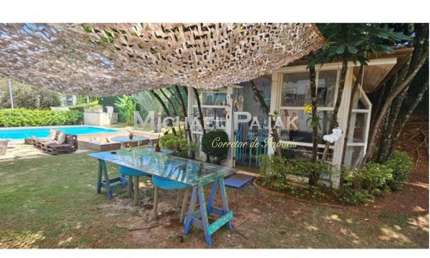 Casa no condomínio Morada das Fontes para venda com 6 quartos, sendo 4 suítes, 758m²
