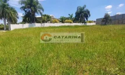 Belíssimo terreno em condomínio fechado com excelente topografia!