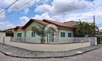 Casa com 3 quartos à venda na Rua Canoas, Jardim Iririú, Joinville