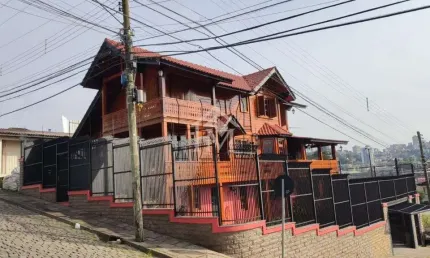 Casa 4 dormitórios à venda Salgado Filho Caxias do Sul/RS