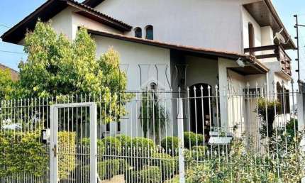 Casa 4 dormitórios à venda Rio Branco Caxias do Sul/RS