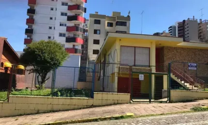 Terreno à venda na Avenida São João, 1, Centro, Caxias do Sul