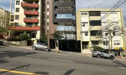 Apartamento 3 Quartos com 3 Suítes e 189m² - Centro