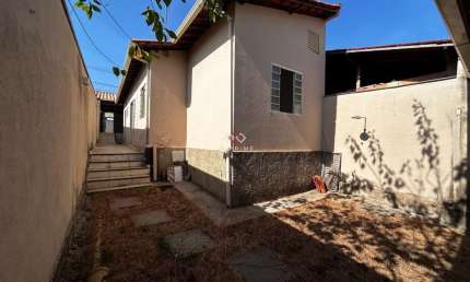 Casa com 3 quartos à venda na Romaria, 175, Moradas da Lapinha, Lagoa Santa por R$ 380.000