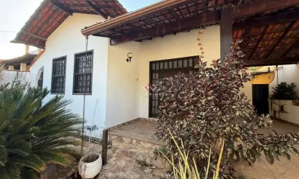 Casa com 4 quartos à venda na camelias, 115, jardim ipê, lagoa santa por r$ 750.000