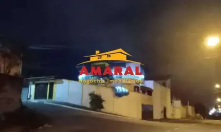 Casa com 3 quartos à venda na rua antônio da costa, vila colorado, suzano, 228 m2 por r$ 700.000