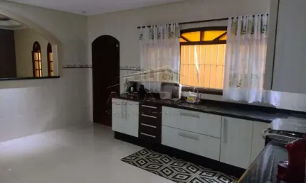 Casa com 3 quartos à venda na Rua Passos, Cidade Edson, Suzano, 216 m2 por R$ 600.000