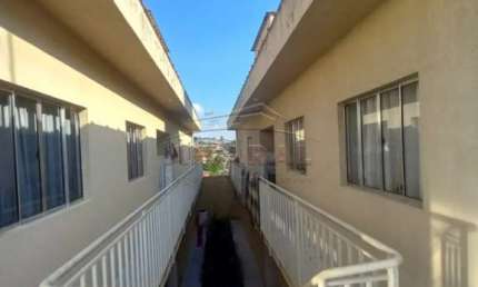 Casa com 8 quartos à venda na Rua Kazumi Inoue, Vila Helena, Suzano, 230 m2 por R$ 600.000