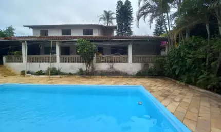Chácara / sítio com 5 quartos à venda na Rua Maria de Oliveira Nunes, Chácaras Ceres, Suzano, 301 m2 por R$ 850.000
