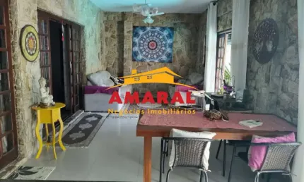 Casa com 4 quartos à venda na Avenida Ângelo Bianconi, Jardim Realce, Suzano, 172 m2 por R$ 1.150.000