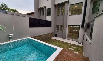 Casa com 3 dormitórios à venda, 143 m² por R$ 760.000,00 - Água Verde - Blumenau/SC
