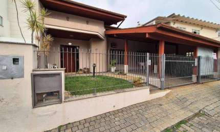 Casa com 4 dormitórios à venda, 190 m² por R$ 700.000,00 - Escola Agrícola - Blumenau/SC