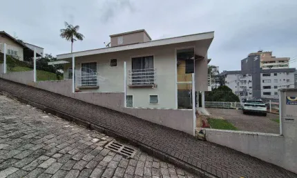 Casa com 3 dormitórios à venda, 204 m² por R$ 1.500.000,00 - Itoupava Seca - Blumenau/SC