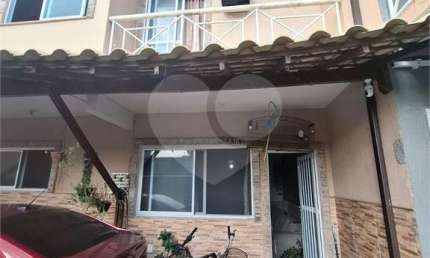 Casa de vila com 2 quartos à venda em Santíssimo - RJ