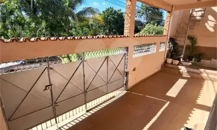 Condomínio com 2 quartos à venda em Santíssimo - RJ
