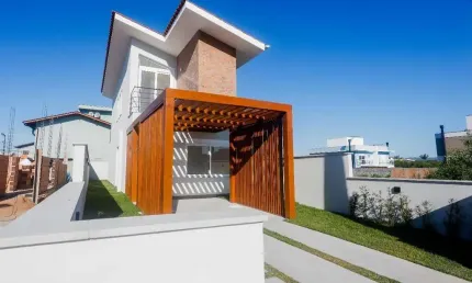 Casa com 3 quartos à venda na Rua Valdemiro José Vieira, 01, Campeche, Florianópolis por R$ 1.220.000