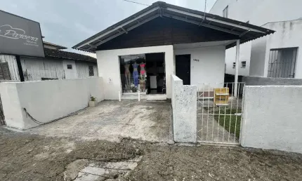 Casa com 4 quartos à venda na Felisbino Camilo da Silva, 1606, Serraria, São José por R$ 430.000