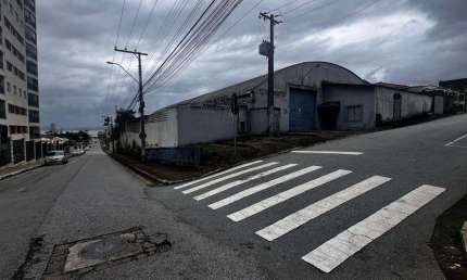 Barracão / Galpão / Depósito à venda na Coqueiros, 96, Bela Vista, São José por R$ 5.000.000