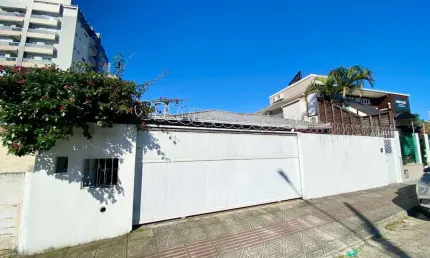 Casa com 5 quartos à venda na Rua Andrelino Natividade da Costa, 83, Estreito, Florianópolis por R$ 1.070.000